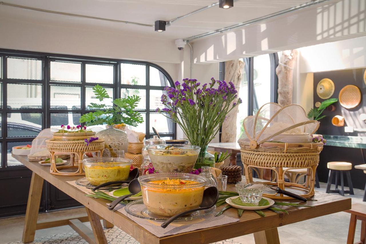 Foodotel Bangkok Exteriör bild